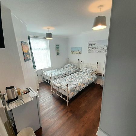 Torbay Guesthouse Пейнтън Екстериор снимка