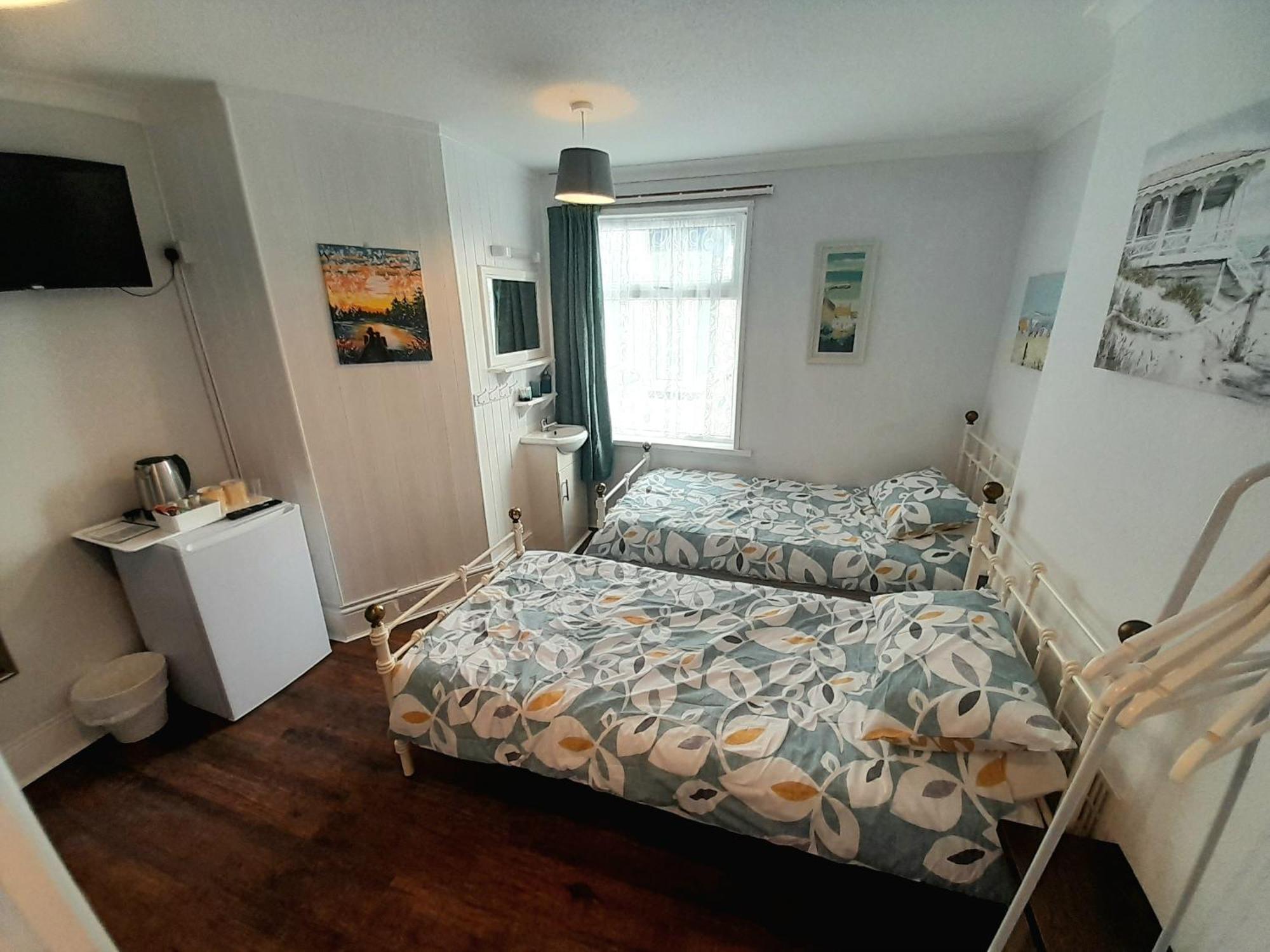 Torbay Guesthouse Пейнтън Екстериор снимка