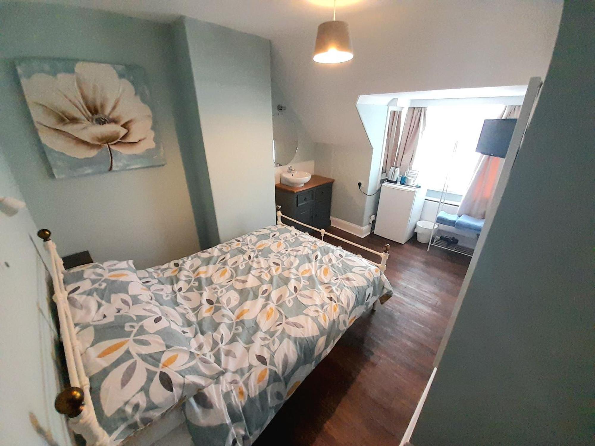 Torbay Guesthouse Пейнтън Екстериор снимка