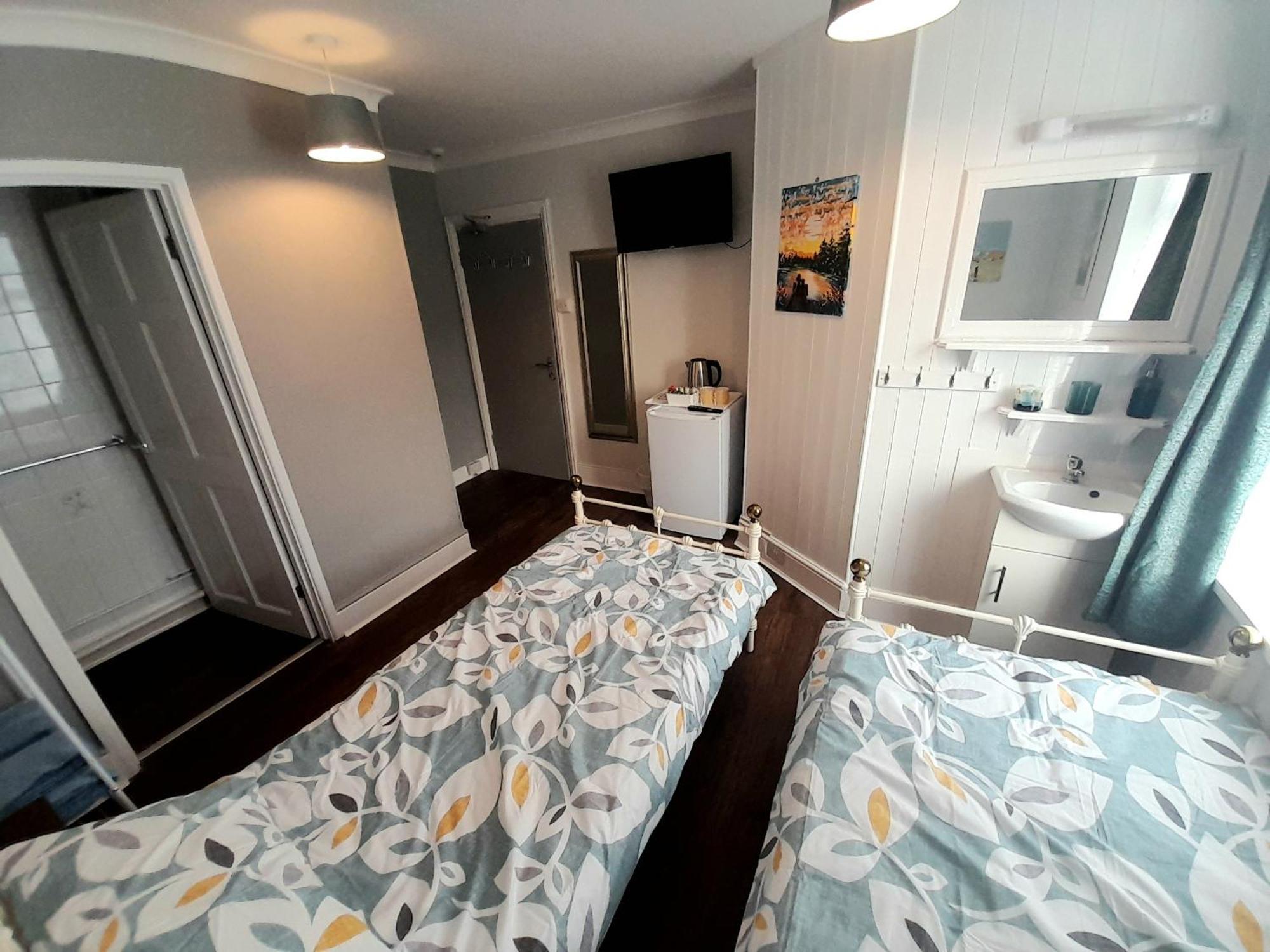 Torbay Guesthouse Пейнтън Екстериор снимка